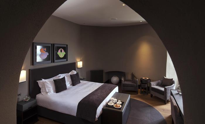 Windmill Indulgent, Twr y Felin Hotel
